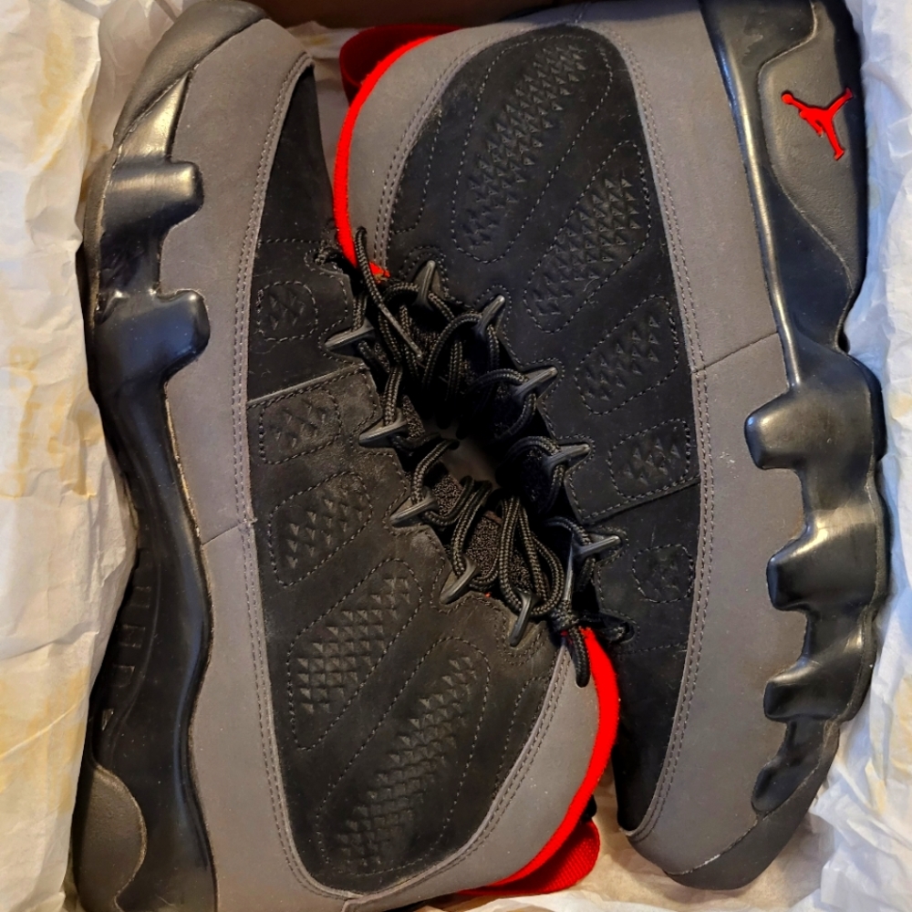 Jordan retro 9 size 8